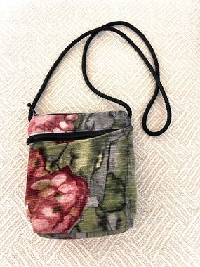 NWOT Wild West Floral Tapestry Velour Crossbody. Storage. Garden Fairy. Gothglam